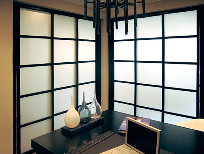 Угловая перегородка в японском стиле с матовым стеклом Дзержинск