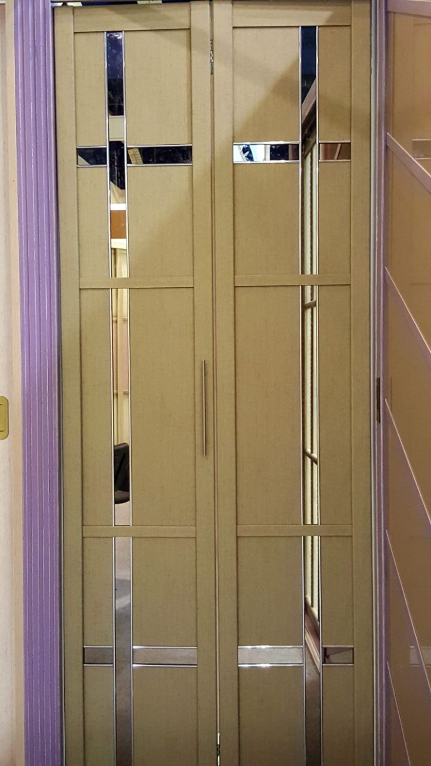 Двери гармошка шпонированные с зеркальным декором Дзержинск